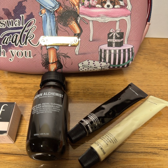 Nicole Lee Cosmetic Bag, Grown Alchemist Skincare & Elf Primer Beauty Bundle - Picture 4 of 4